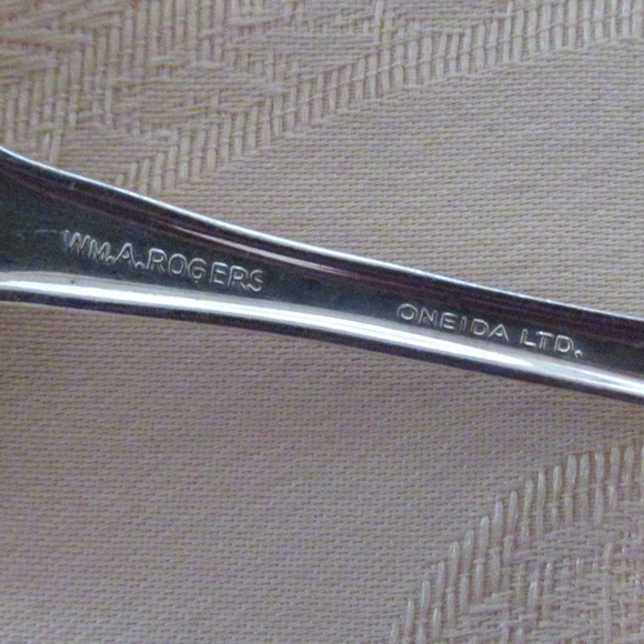 Wm. A Rogers Oneida LTD Silver Pie cutter/server - Picture 4 of 6